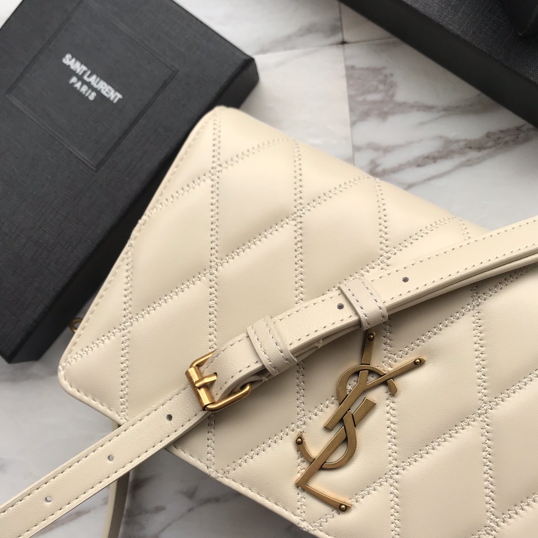 Y51 ladies angie chain bag in quilted lambskin white 568906 22 x 13 x 5.5 cm