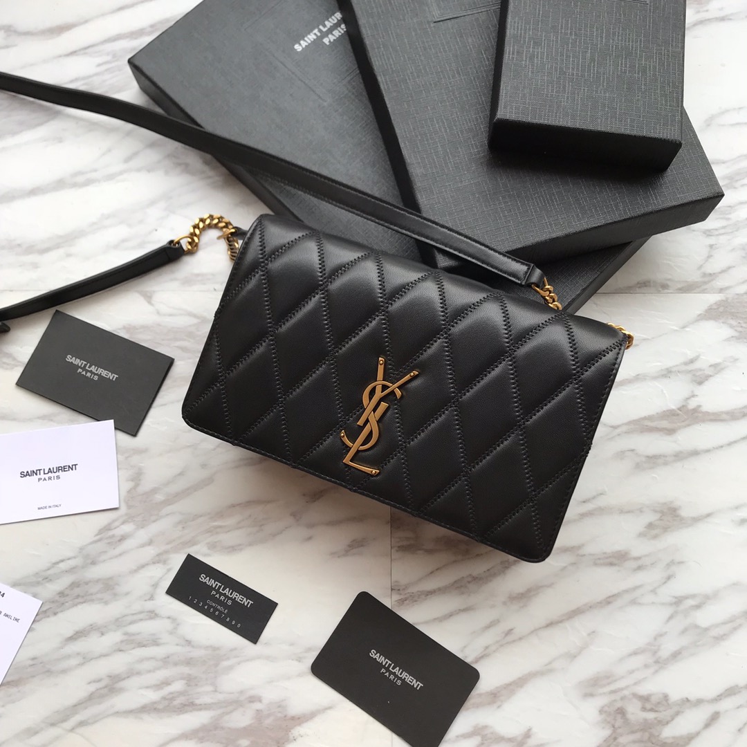 Y51 ladies angie chain bag in quilted lambskin black 568906 22 x 13 x 5.5 cm
