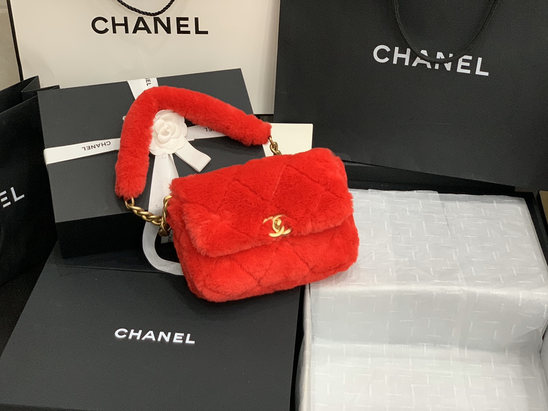 Ch**el shearling lambskin flap bag golden metal red as2240 15.5 x 21.5 x 6.5 cm
