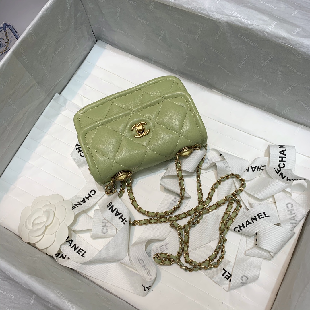Ch**el mini retro flap button bag in leather mint 13.5 x 9 x 4 cm