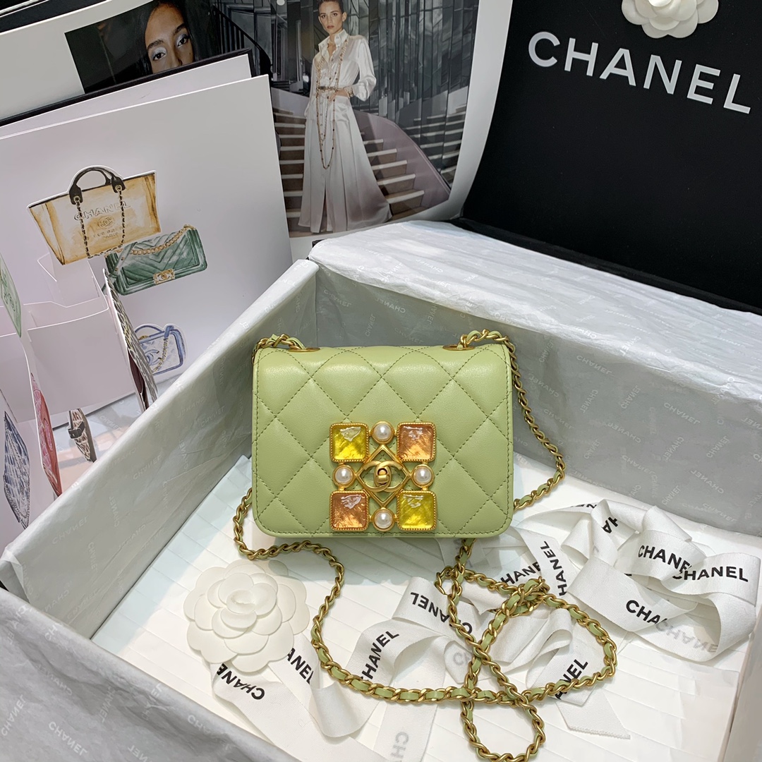 Ch**el small calfskin crystal pearls flap bag mint as2251 14.5 x 5 x 10.5 cm