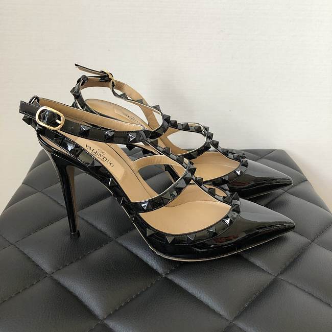 Va1e*ntin0 black patent rockstud high heels 02