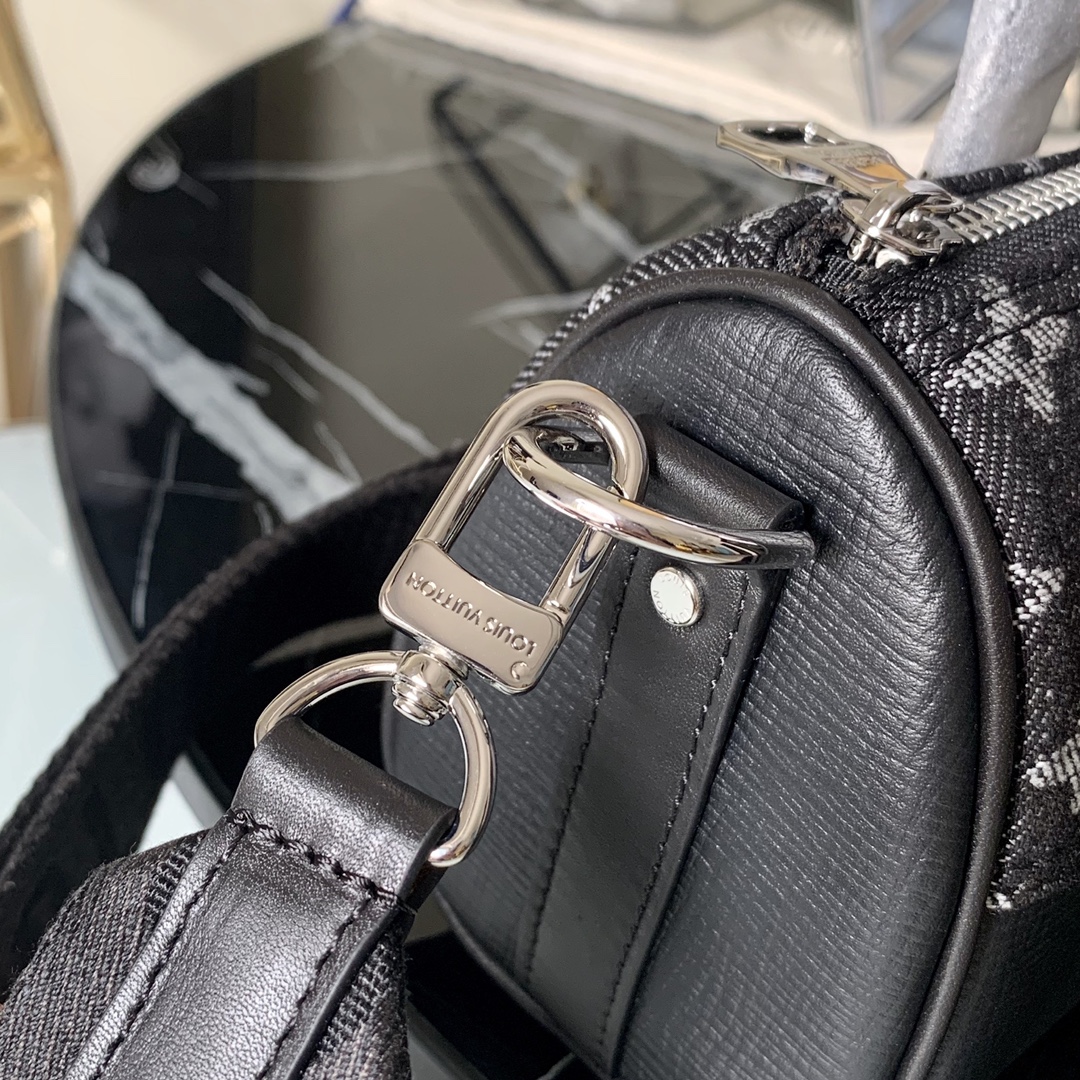 l0vis Vvtt0n keepol xs monogram denim black m81011 20 x 10 x 5 cm