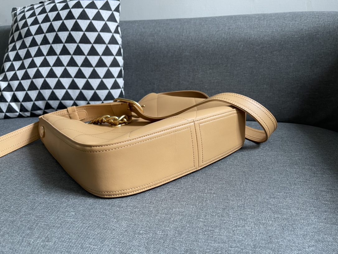Ch**el calfskin hobo bag beige as2844 29cm