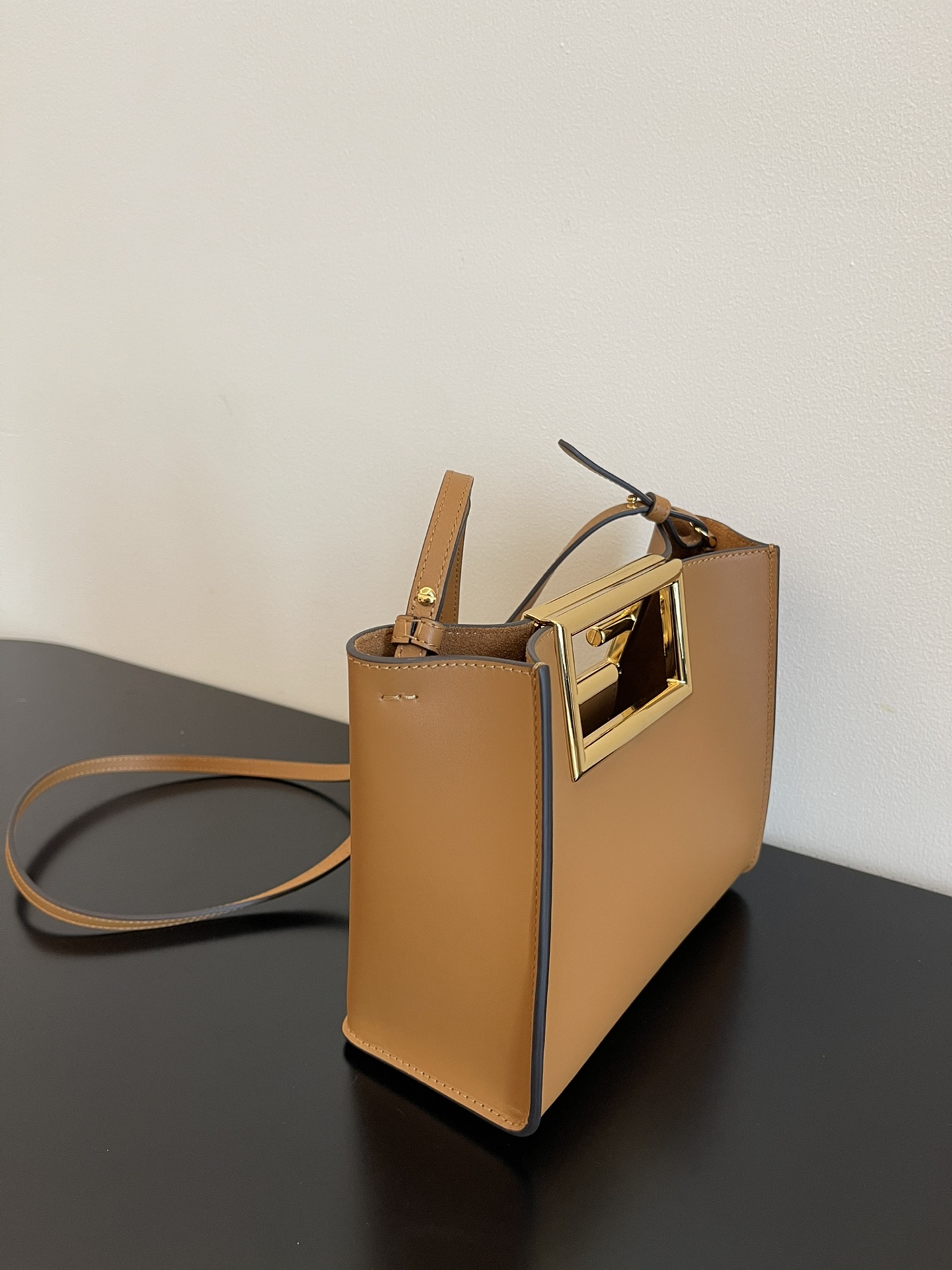 F**di small way leather shoulder bag brown 8bs054 20x9x17cm
