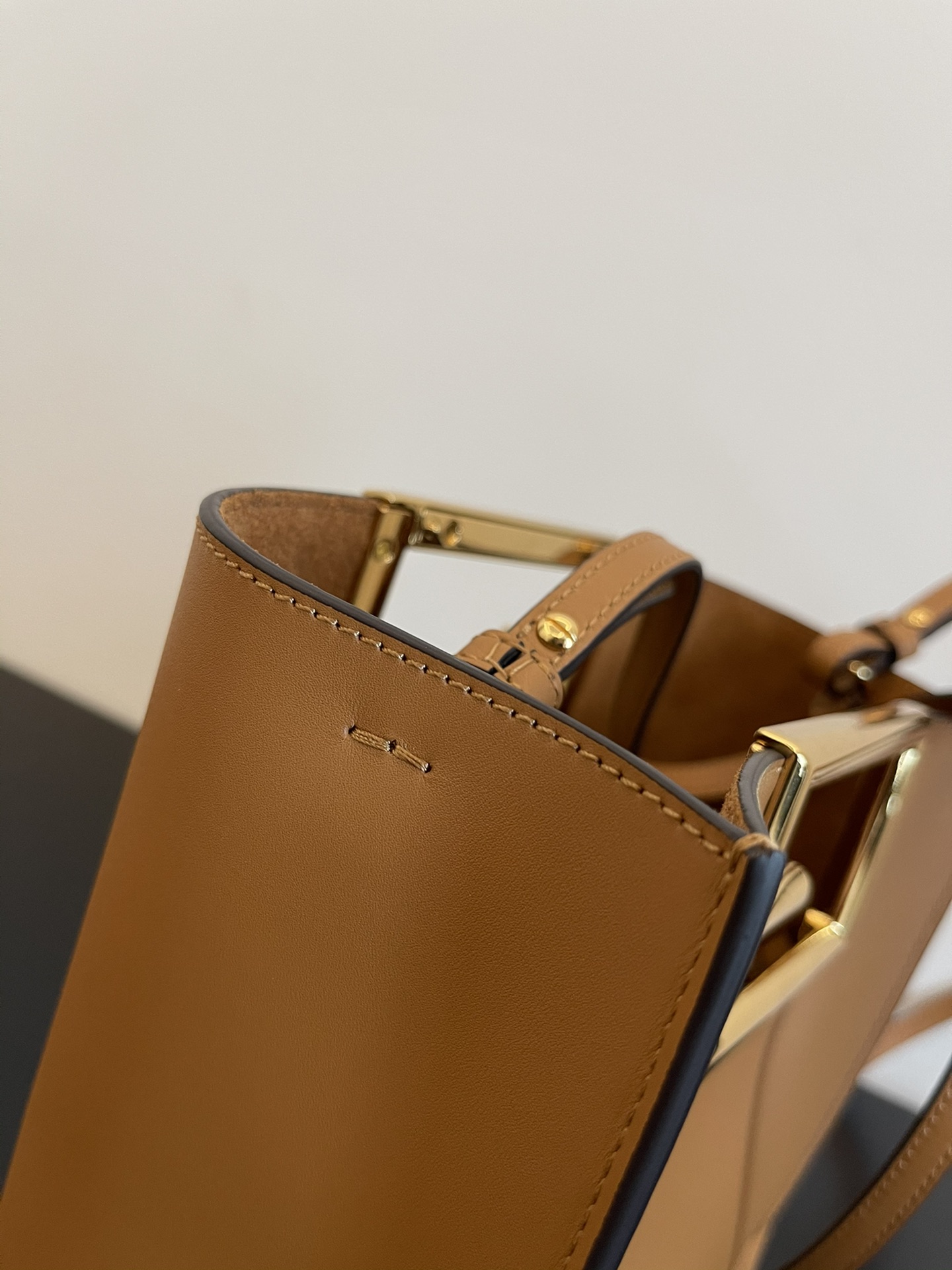 F**di small way leather shoulder bag brown 8bs054 20x9x17cm