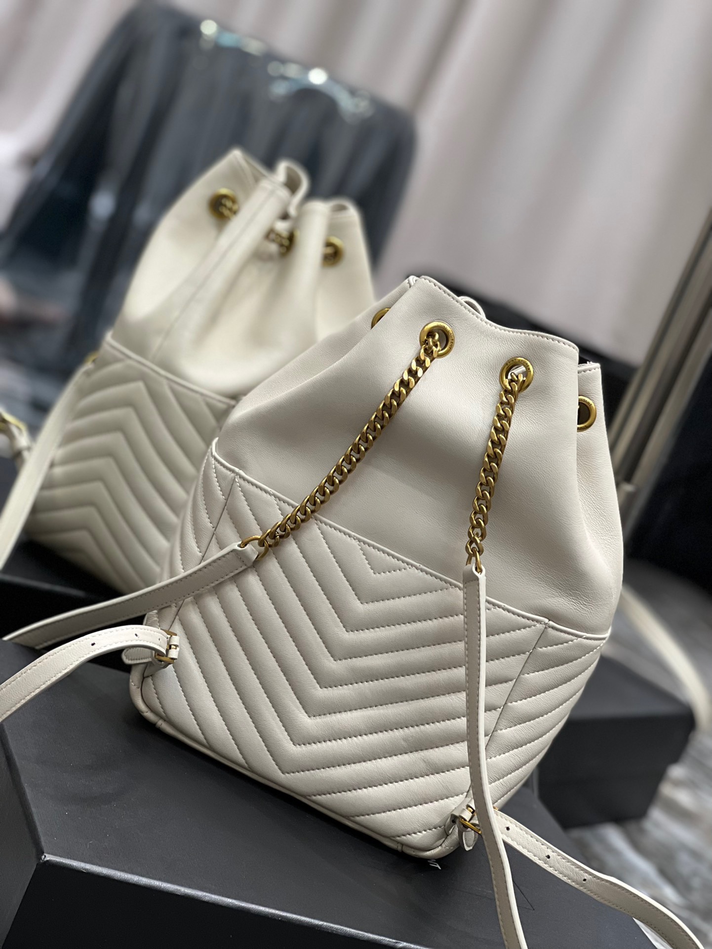 Y51 joe backpack in lambskin white 6726091 22 x 29 x 15 cm