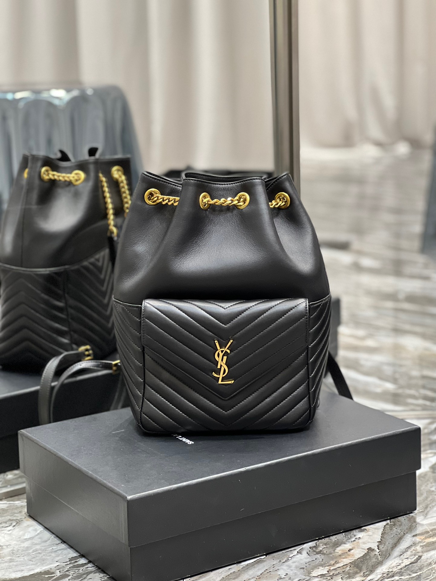 Y51 joe backpack in lambskin black 6726091 22 x 29 x 15 cm