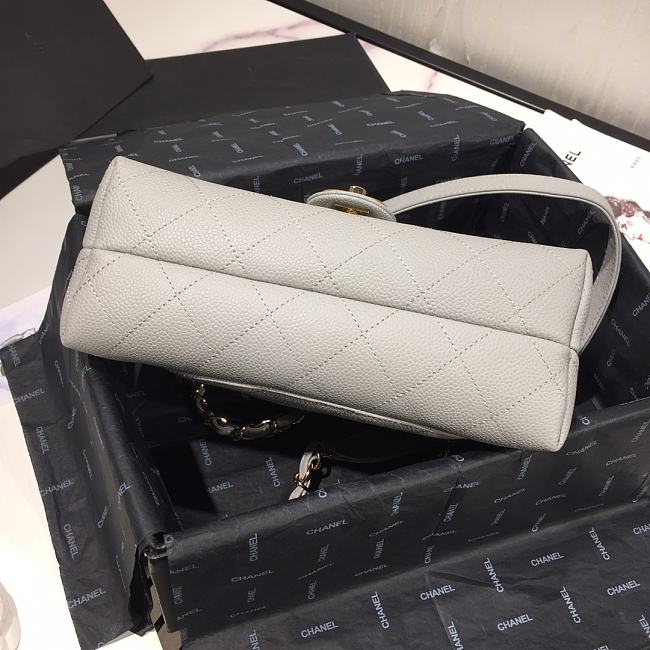 Ch**el small grained calfskin flap bag grey as1459 16 x 23 x 9 cm