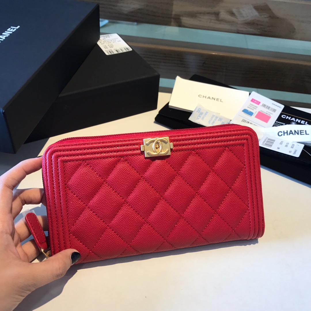 Ch**el boy long zipped wallet grained leather red a80815 19cm