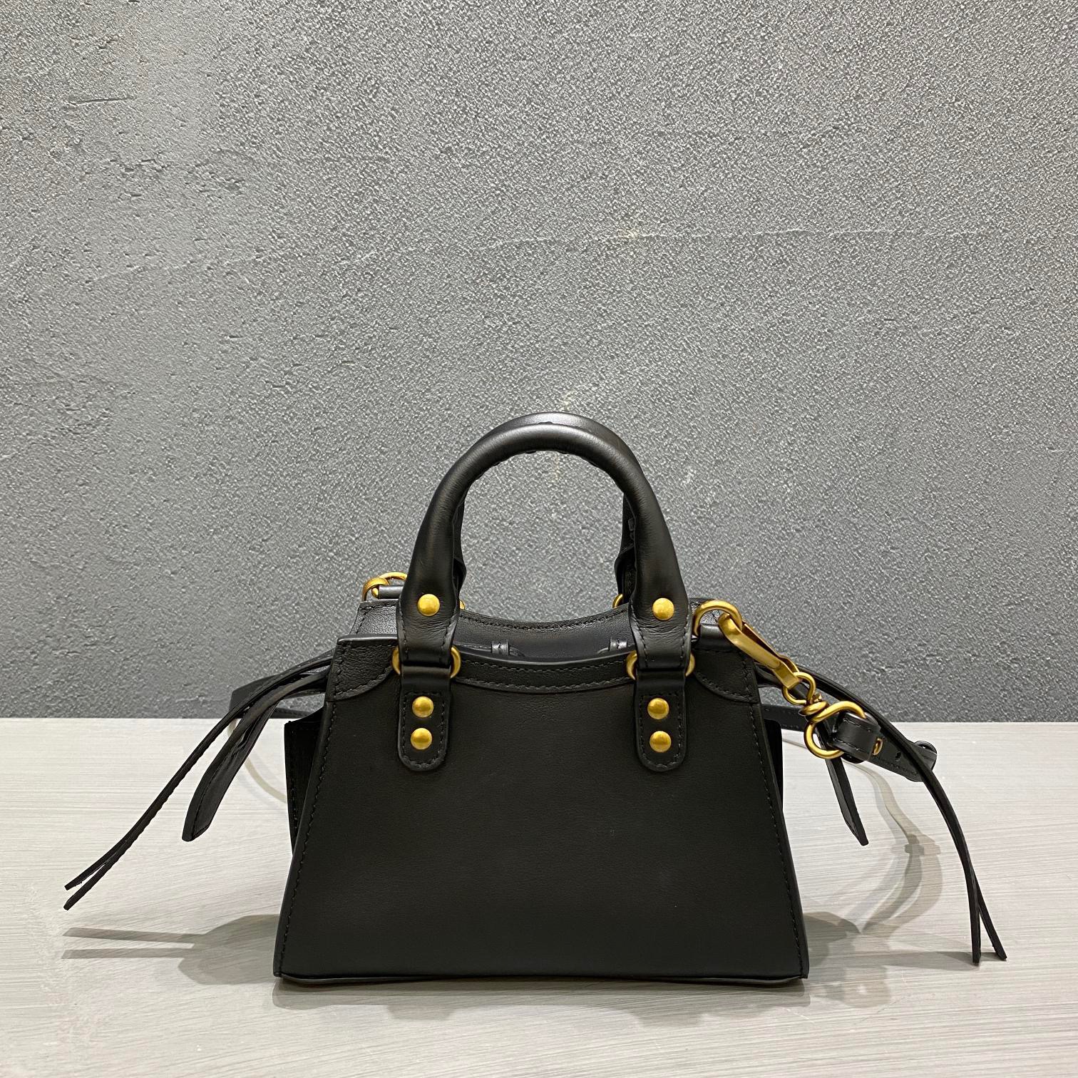 Ba1en*iaga mini neo classic top handle bag black 63852411r57 22 x 14 x 11 cm