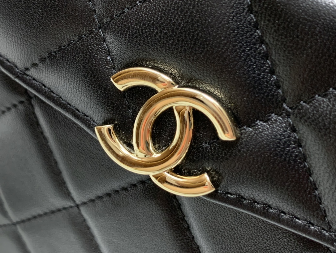 Ch**el small box bag lambskin & gold metal black as2877 14.5 x 16.5 x 7 cm