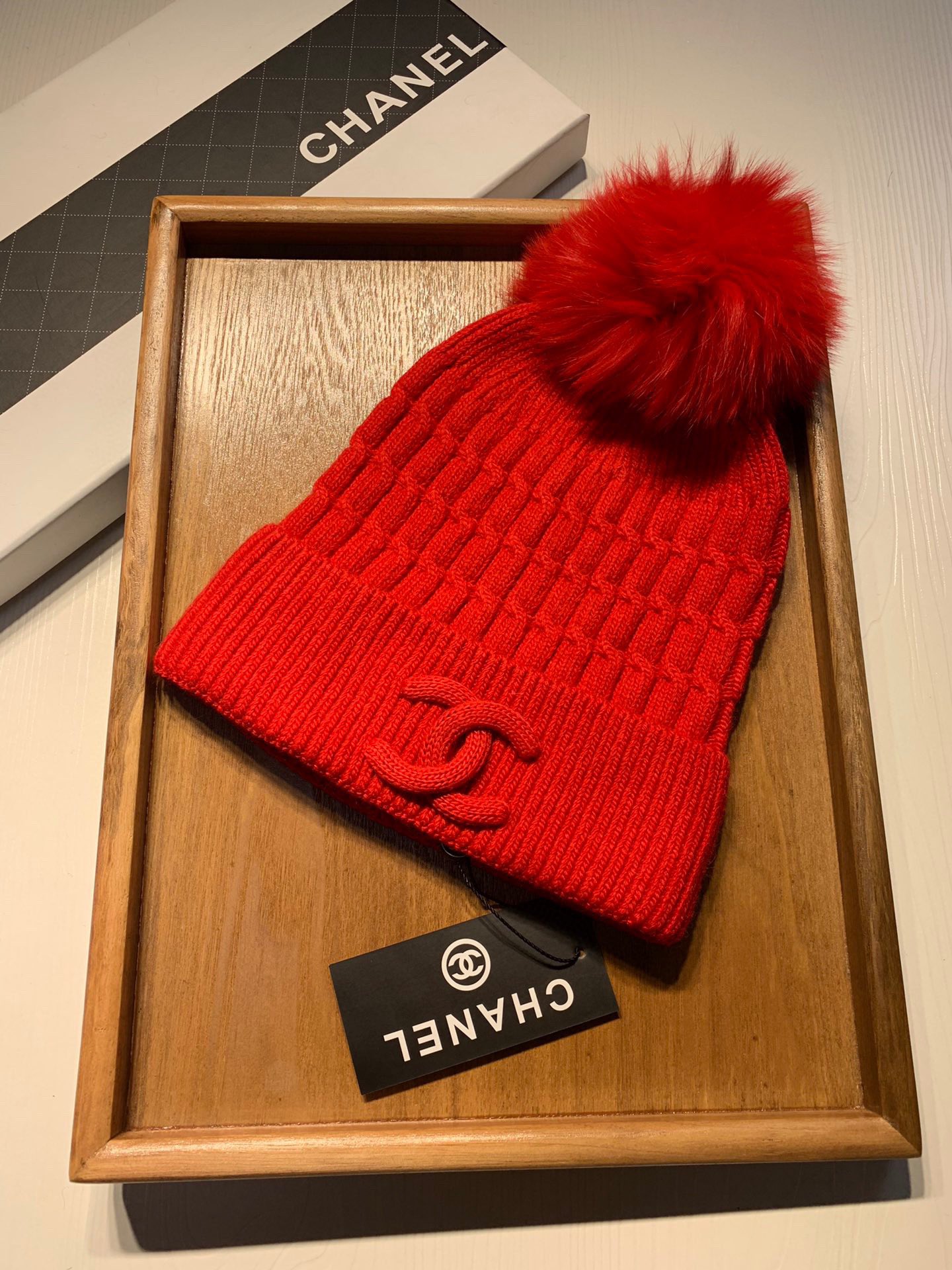 Ch**el hat 01