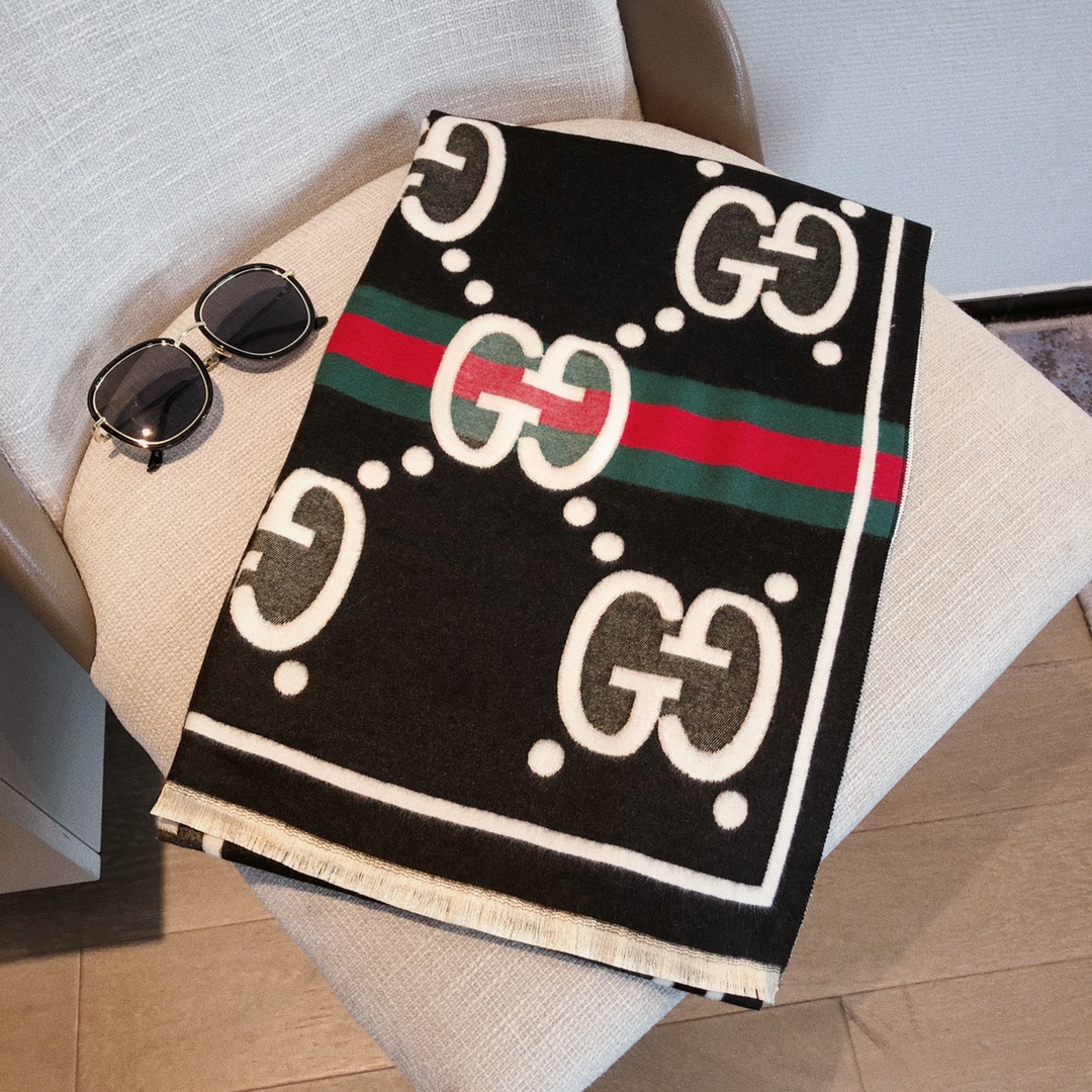 Gvc*1 scarf 01