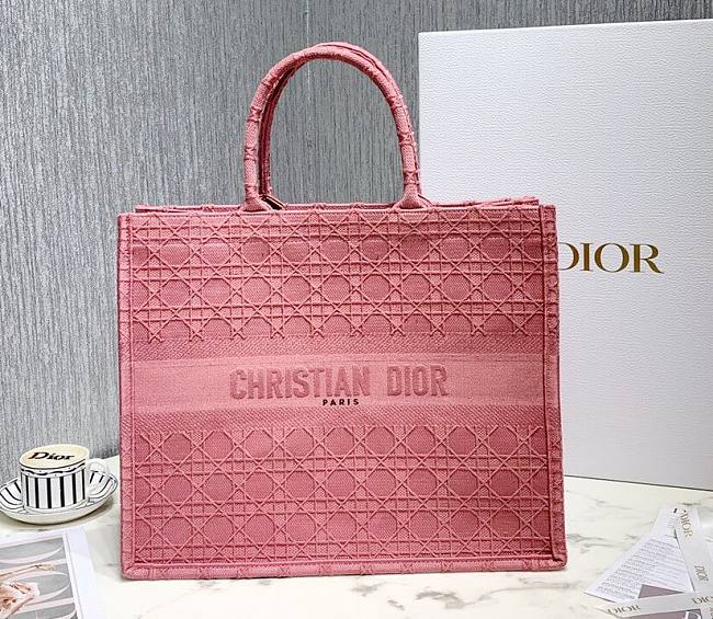 D10r book tote pink cannage embroidery 41cm