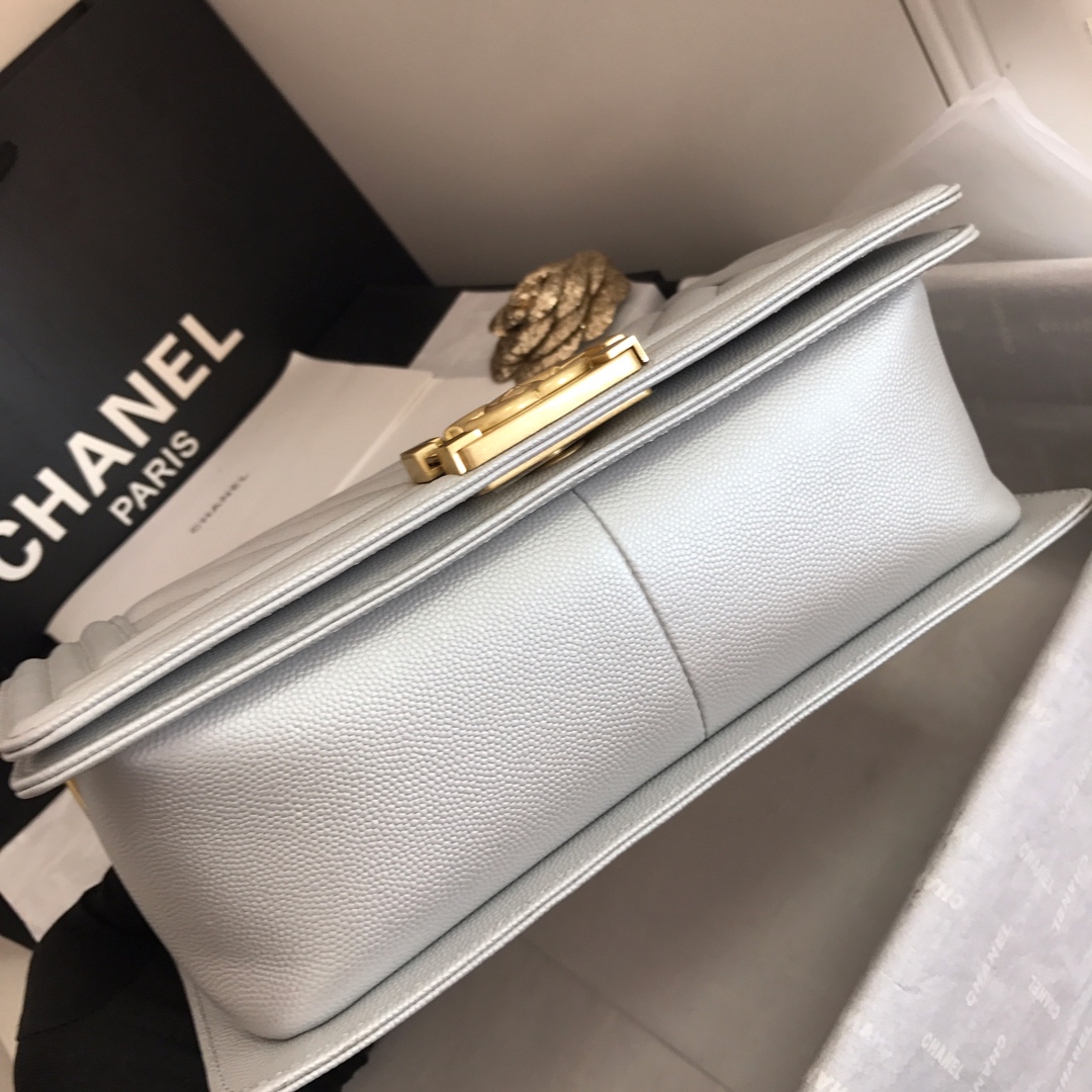 Ch**el medium boy bag chevron gold-tone metal grained leather light gray a67086 25cm