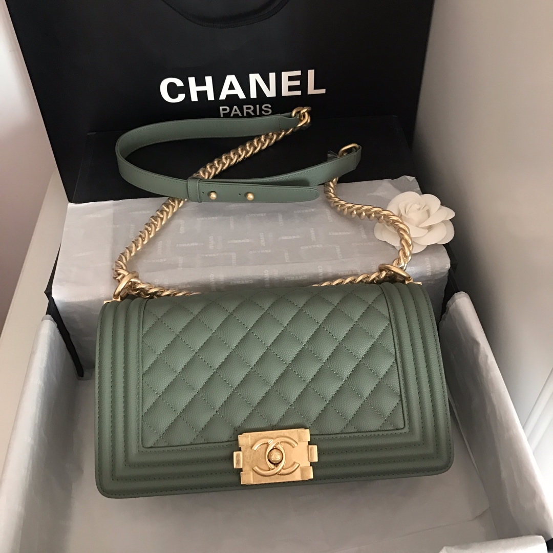 Ch**el medium boy bag classic gold-tone metal grained leather green a67086 25cm