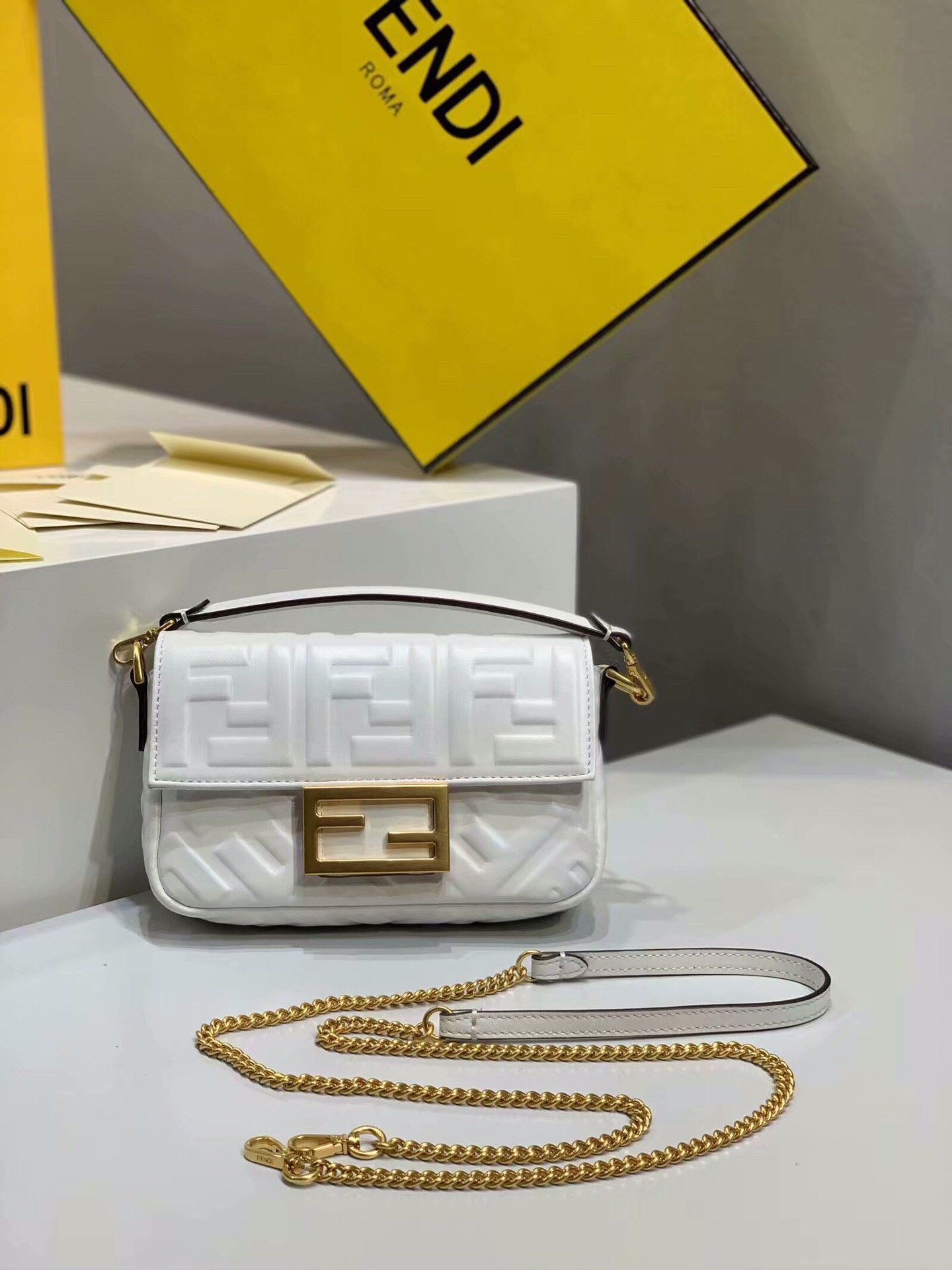 F**di small nappla leather white 8bs017 18 x 4 x 11 cm