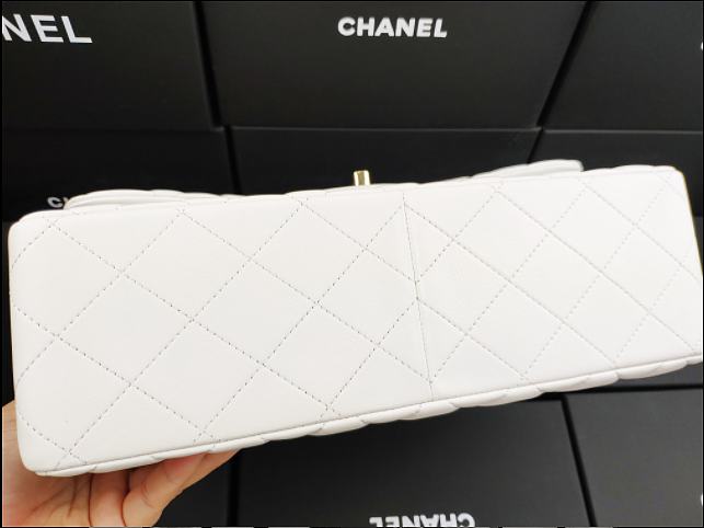 Ch**el flap bag lambskin leather gold chain white a1113 30cm