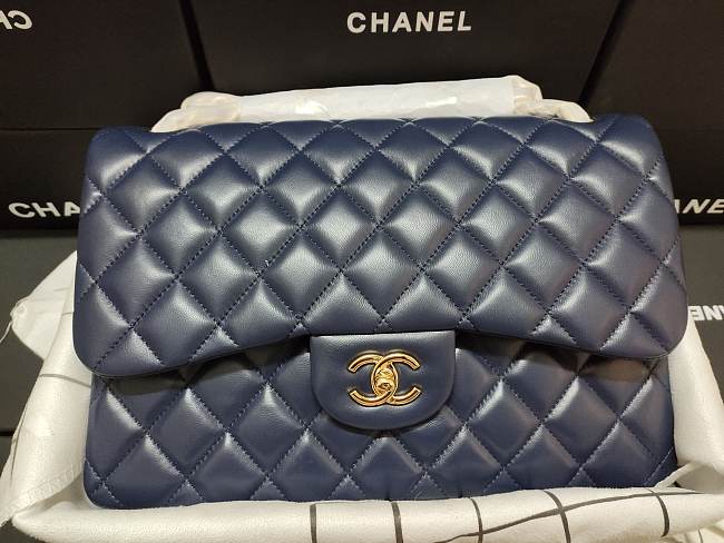 Ch**el flap bag lambskin leather gold chain navy a1113 30cm