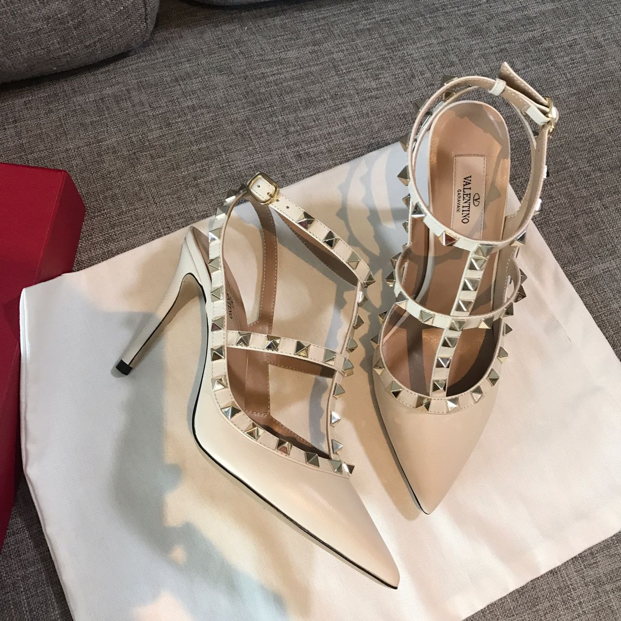 Va1e*ntin0 high heels 04