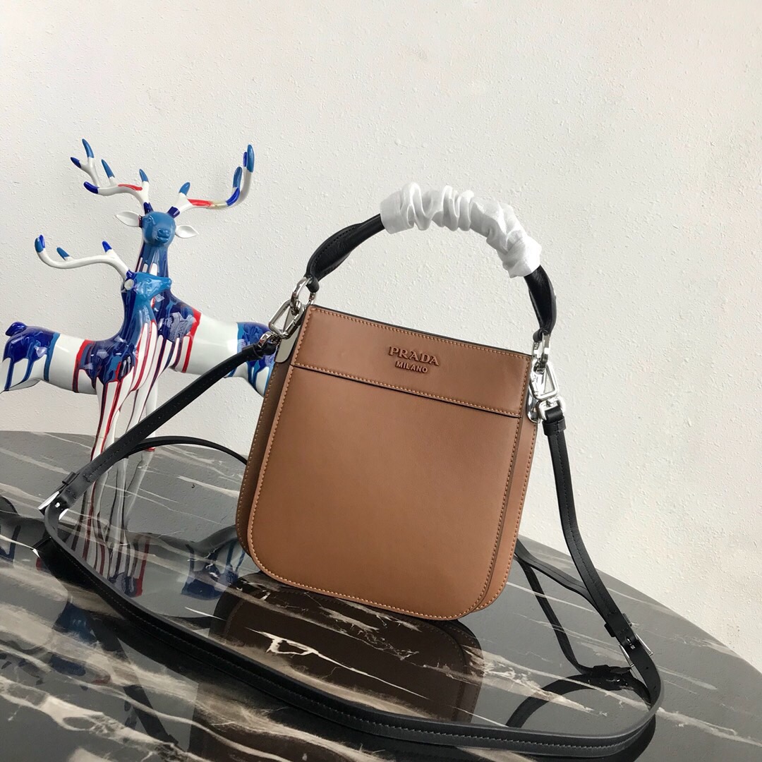 Pra*a small margit leather bag brown 1bc082 20 x 7 x 20 cm
