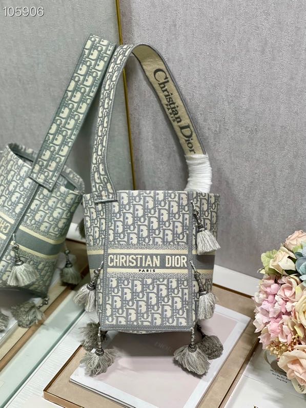 D10r d-bubble embroidered bucket bag 16cm 01