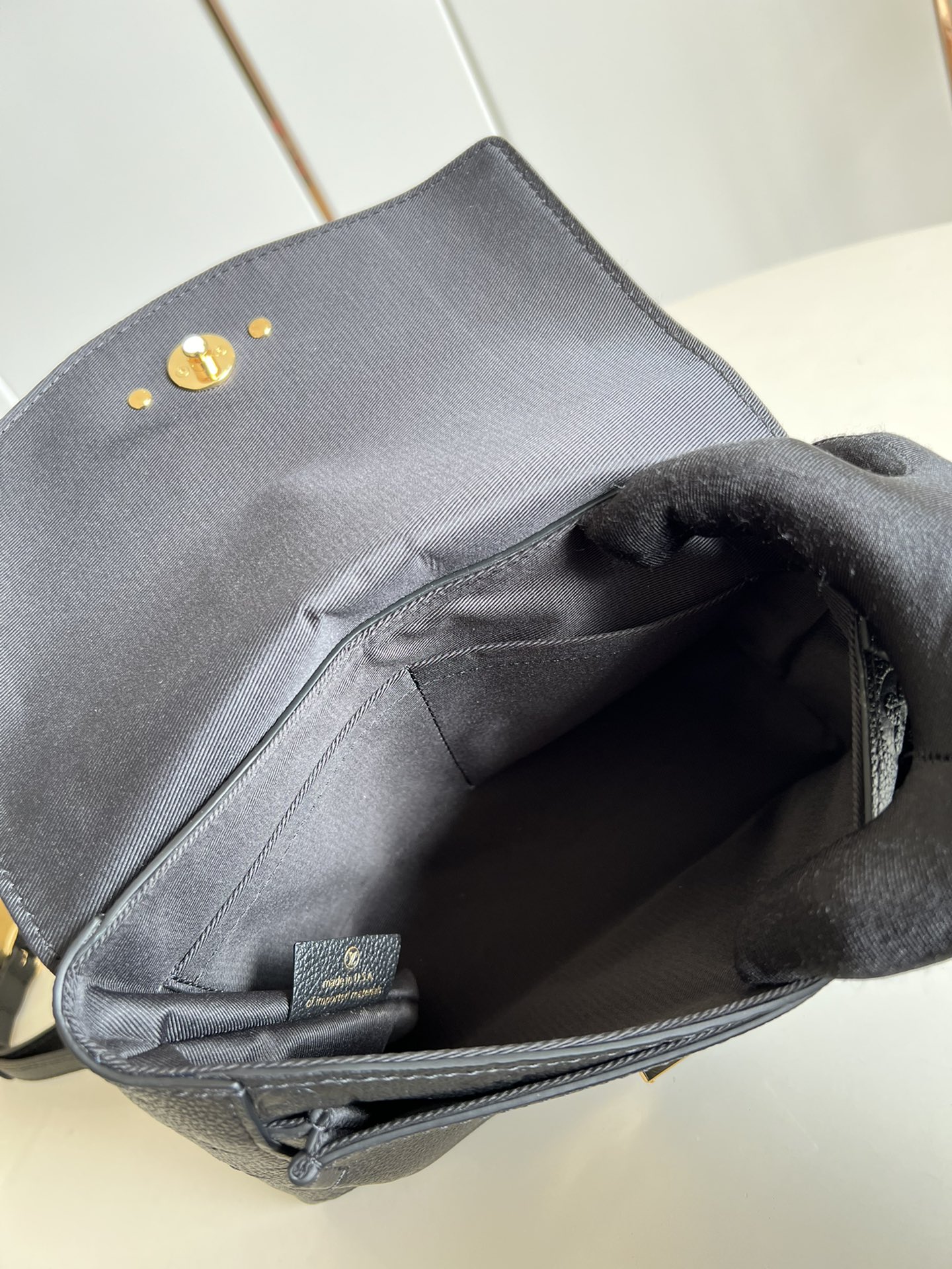 l0vis Vvtt0n blanche bb monogram empreinte black bag m43624 22cm