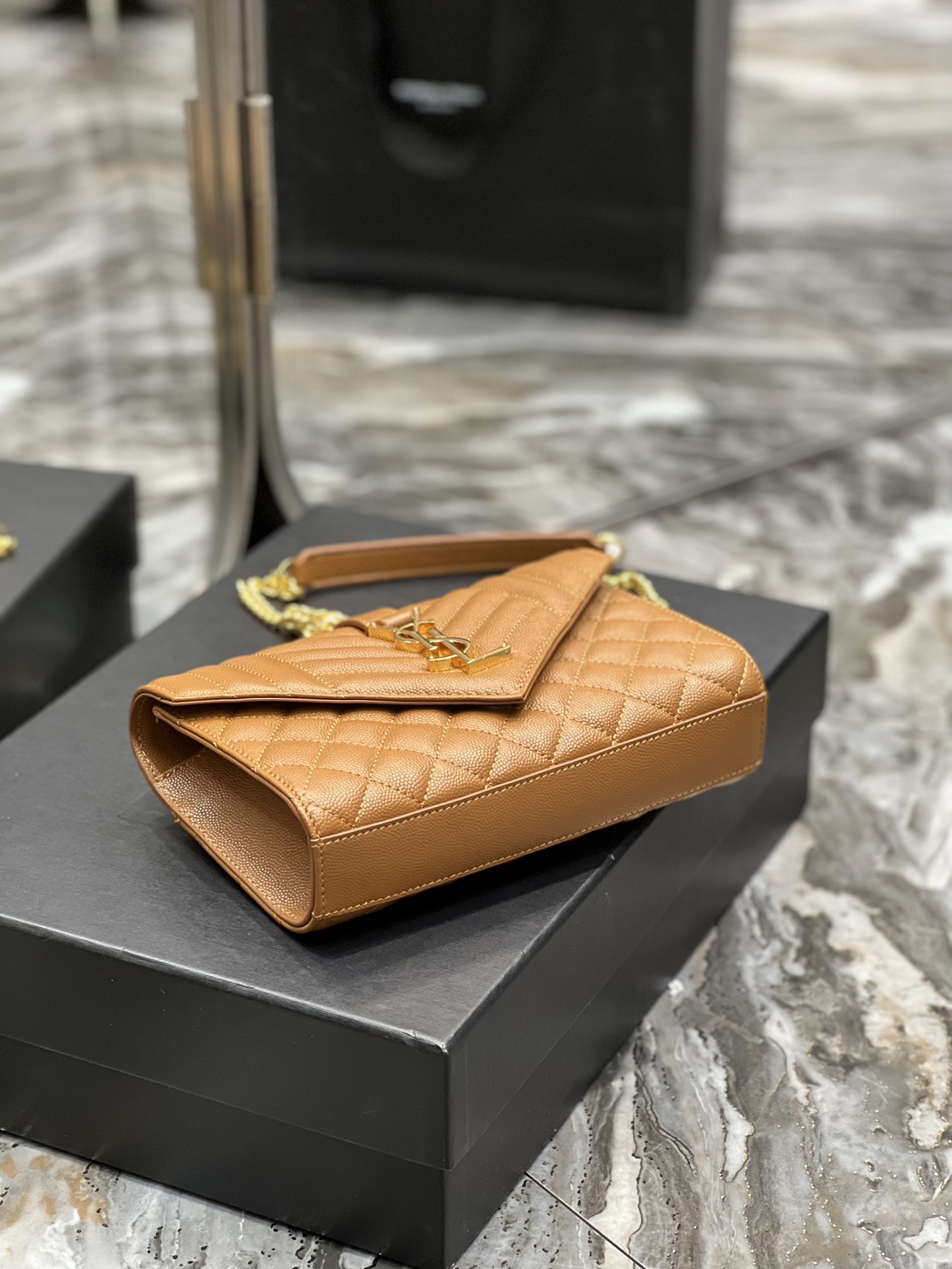 Y51 envelope bag 01 21cm