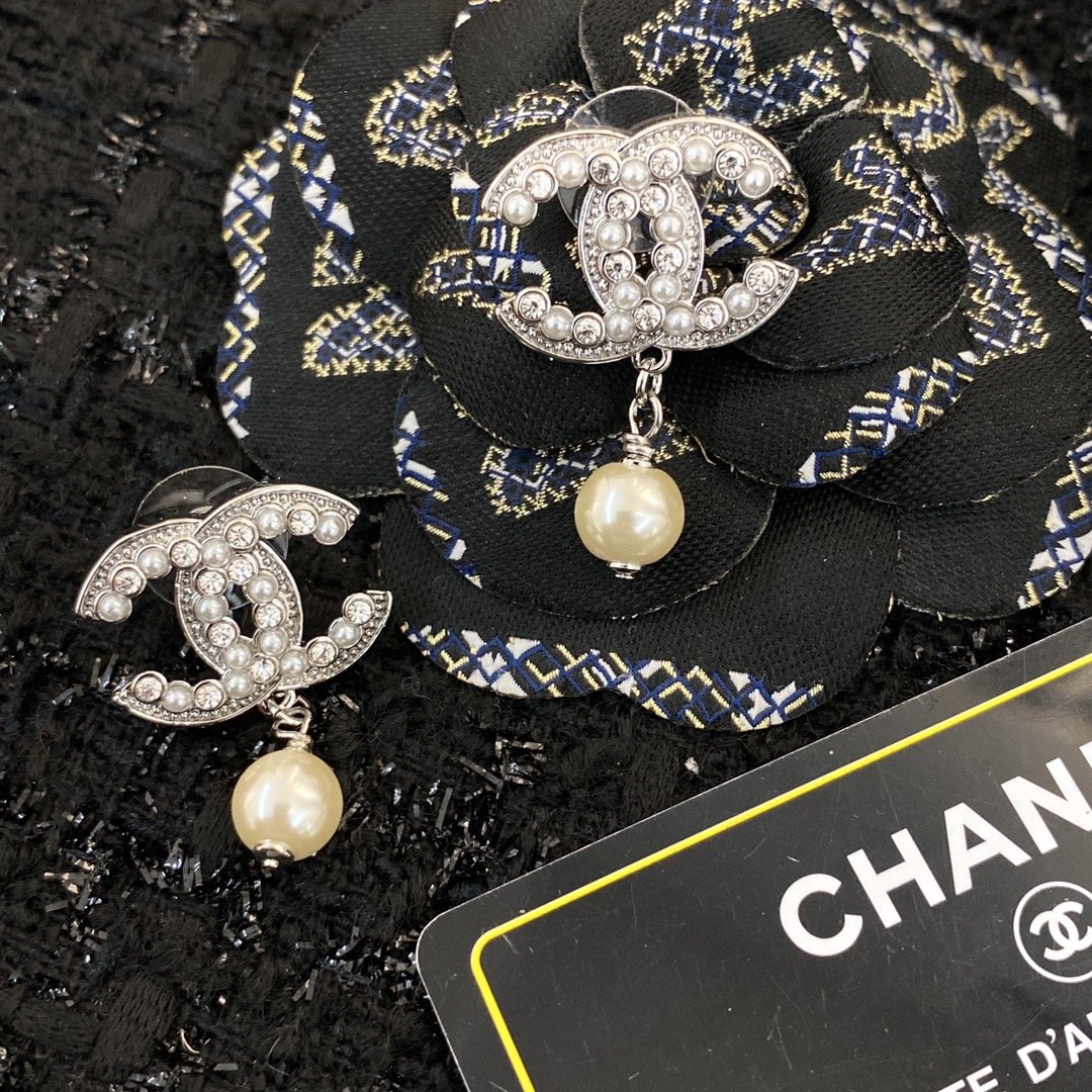 Ch**el earrings 010