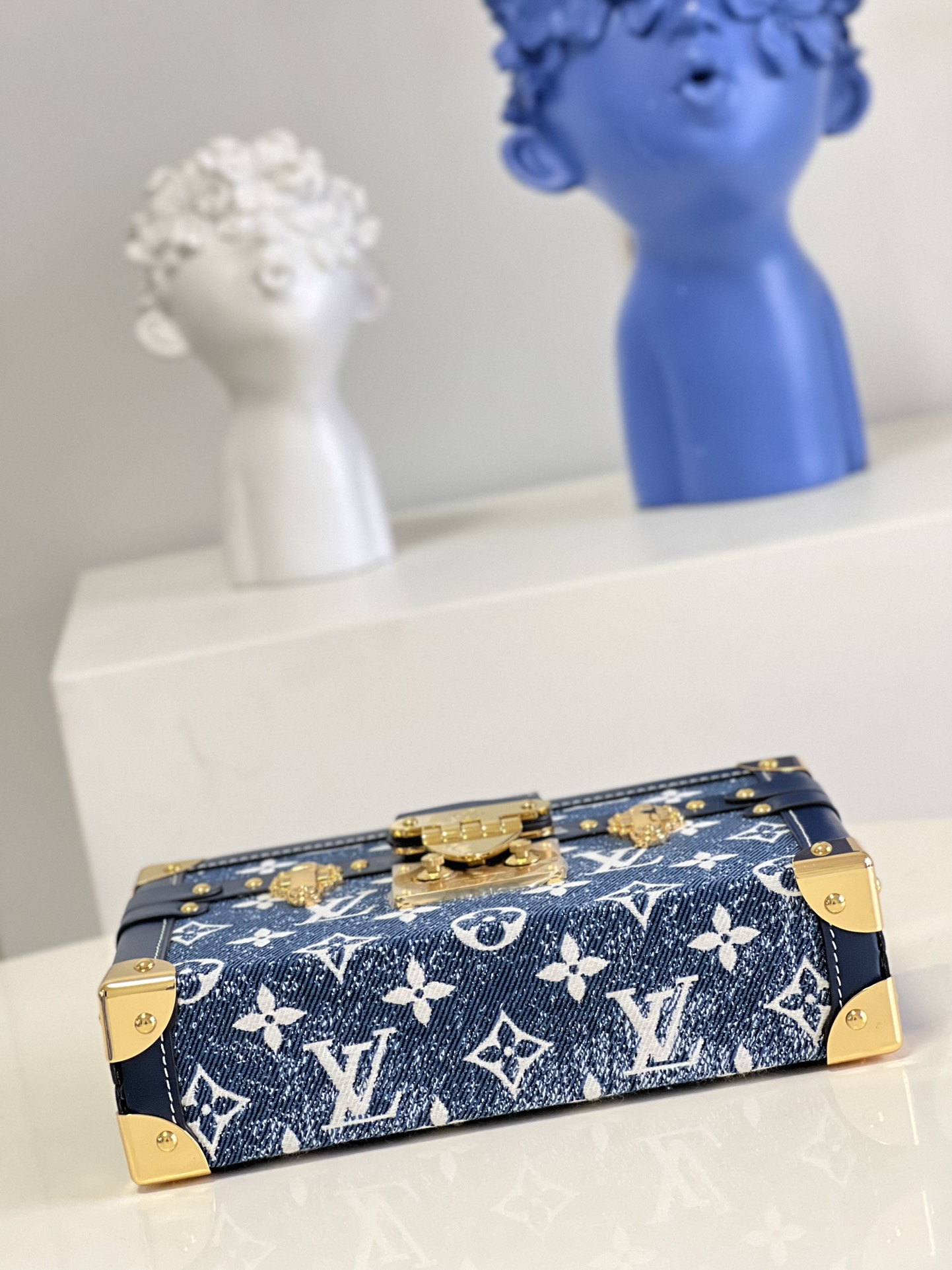 LV Nicloas Ghesquière Petite Malle bag Monogram 20 cm