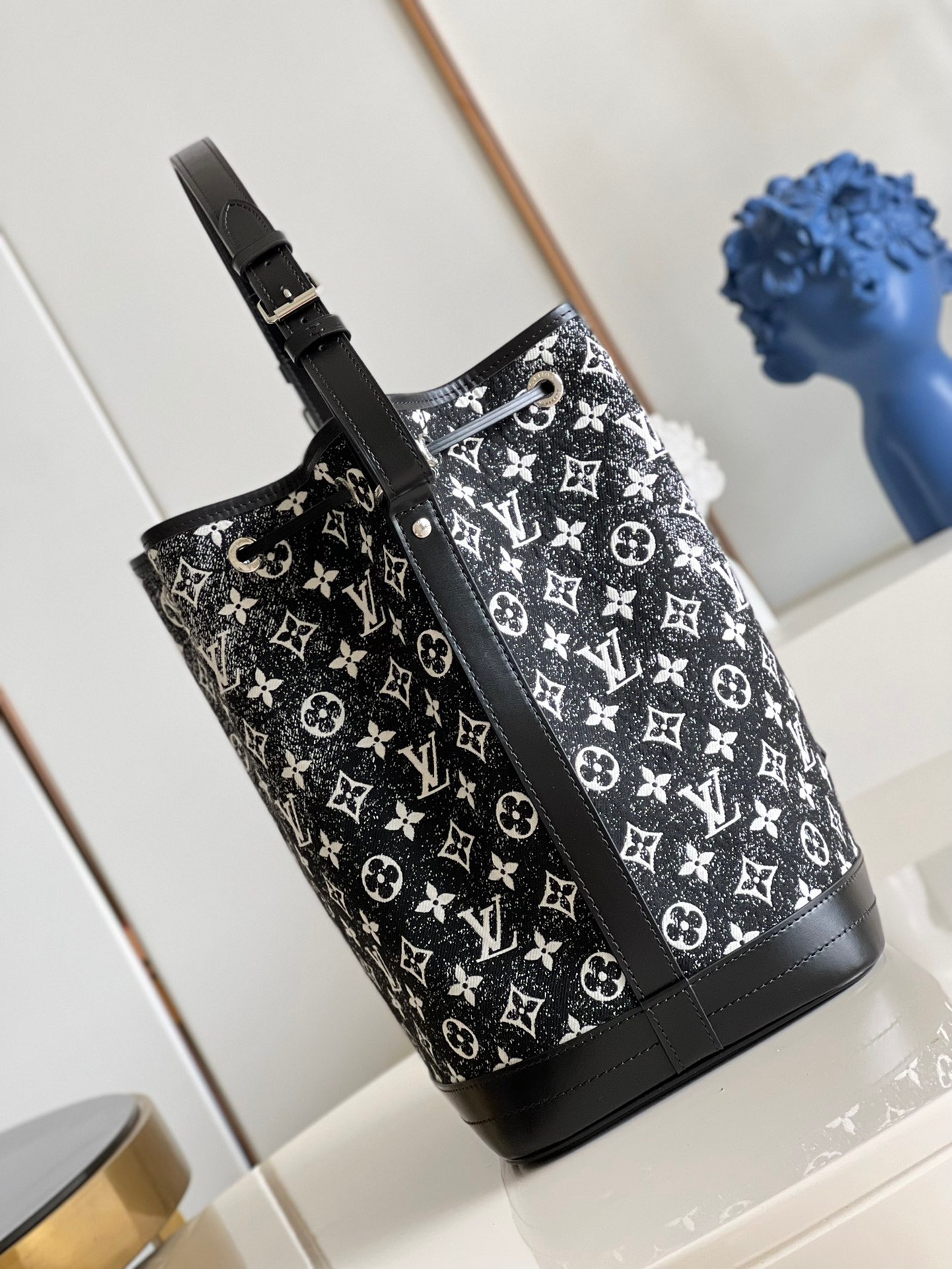 LV NÉONOÉ BB M59362 28cm