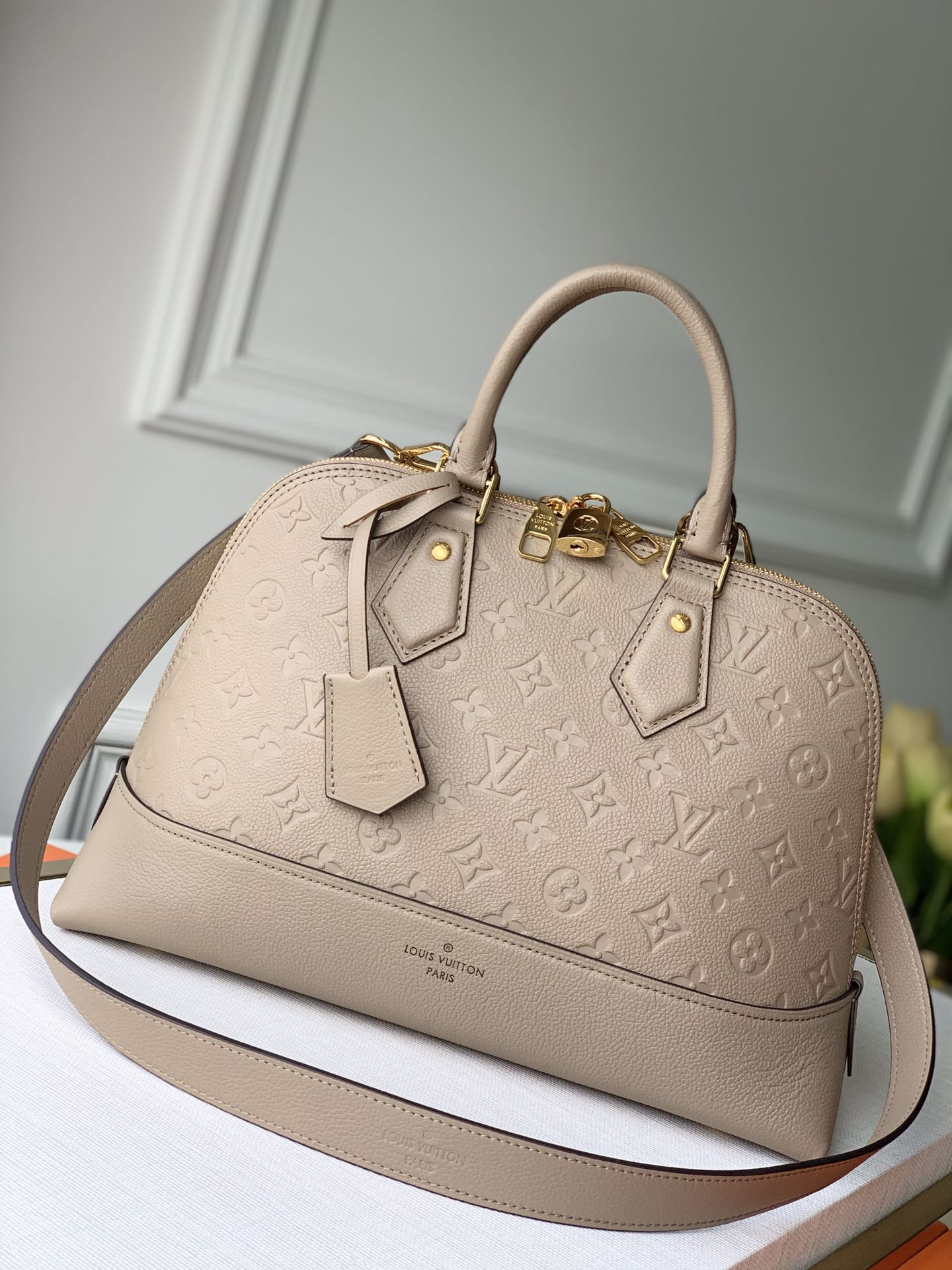 LV Alma PM relief full leather embossed M44832 Large Light coffe - 32×24×15cm
