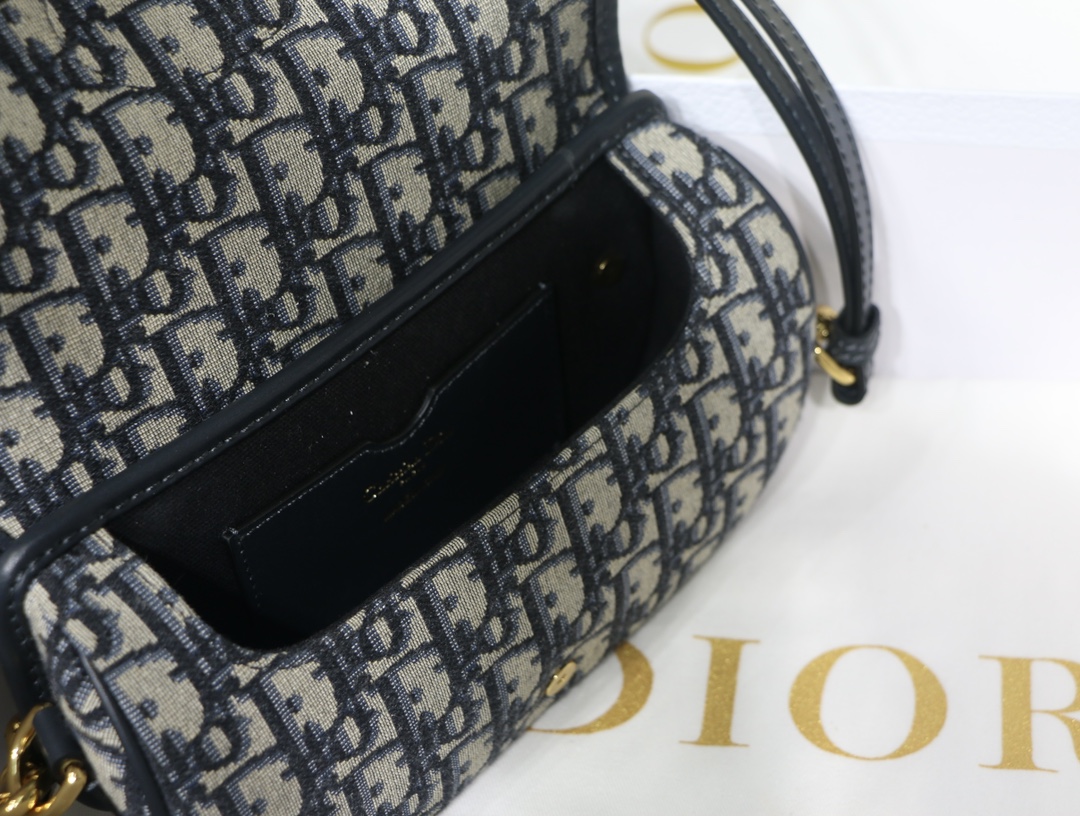 D10r bobby east-west bag blue oblique leather m9327 black - 22x13x5cm