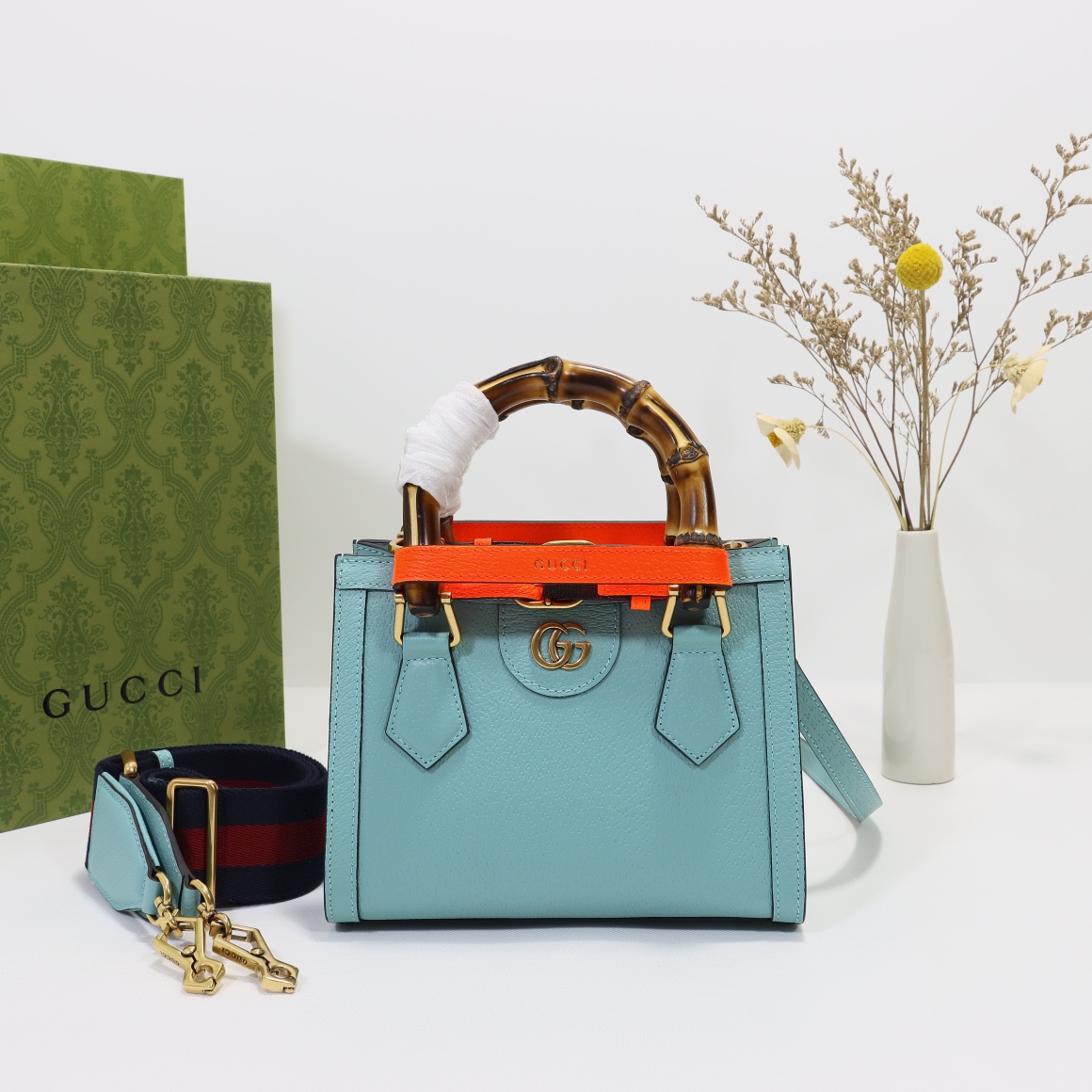 Gvc*1 diana mini tote bag light blue‎ 702732  - 20 x 16 x 10cm