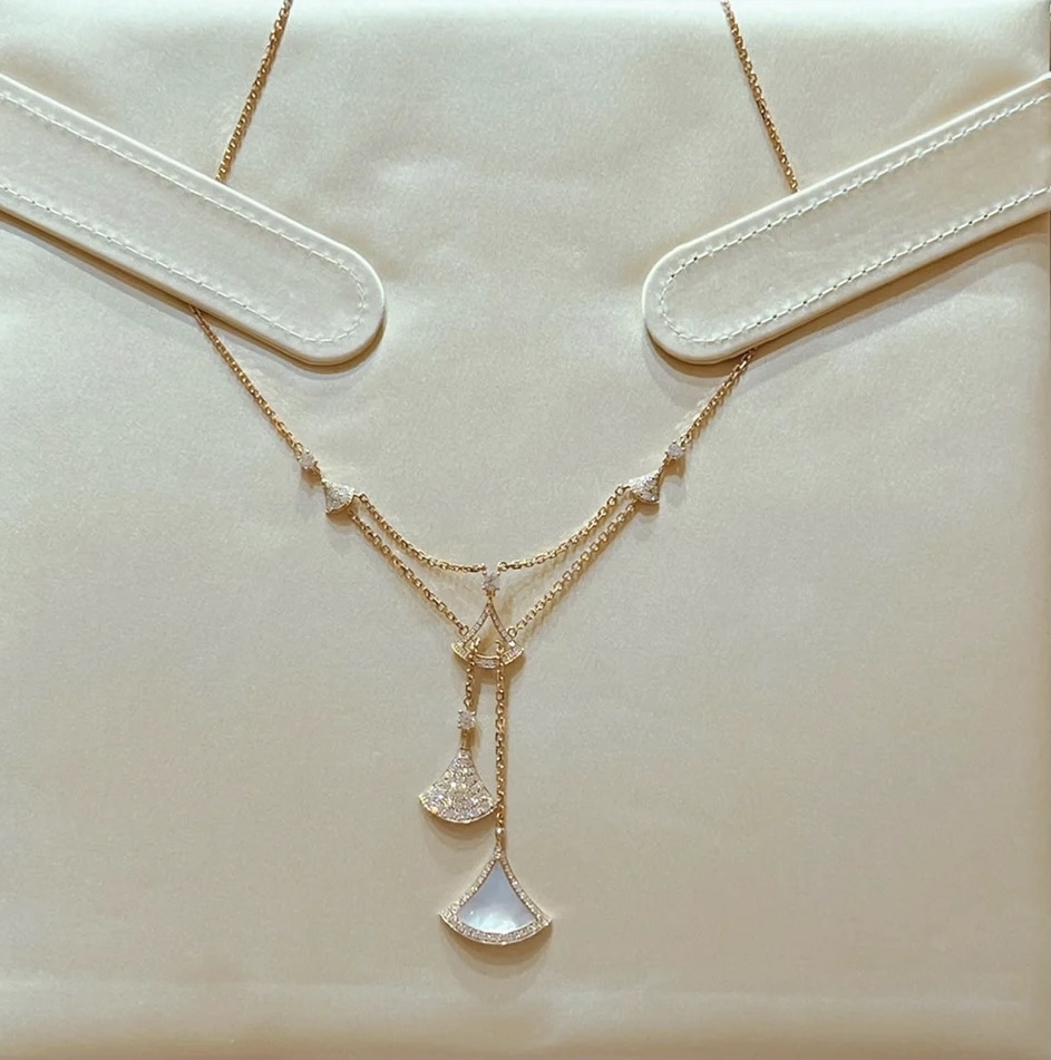 BV necklace 001