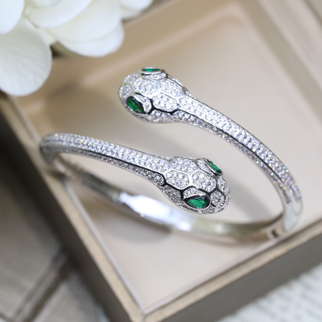 Bv1g*ai serpenti white gold 18k