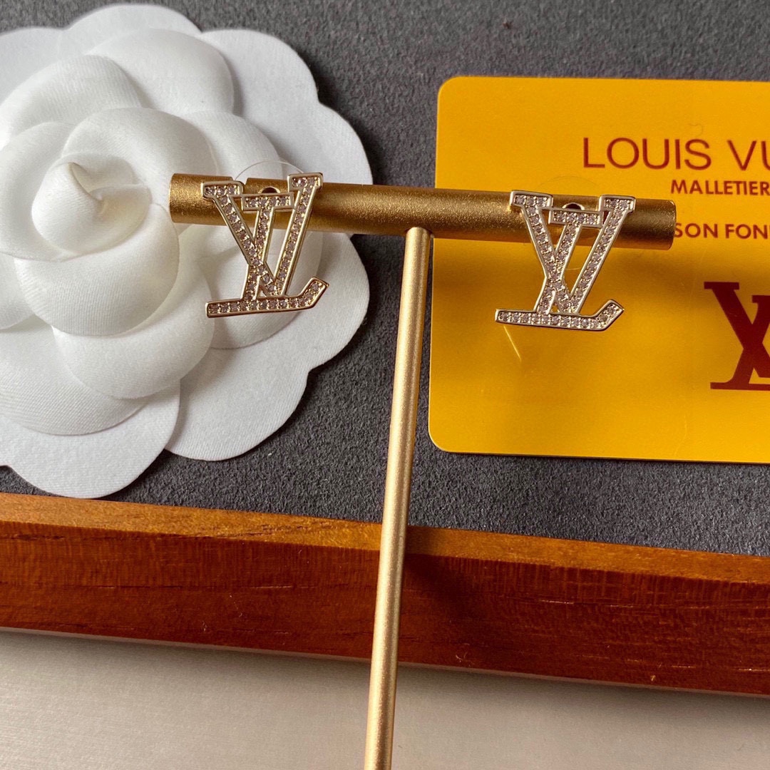 l0vis Vvtt0n earring 022
