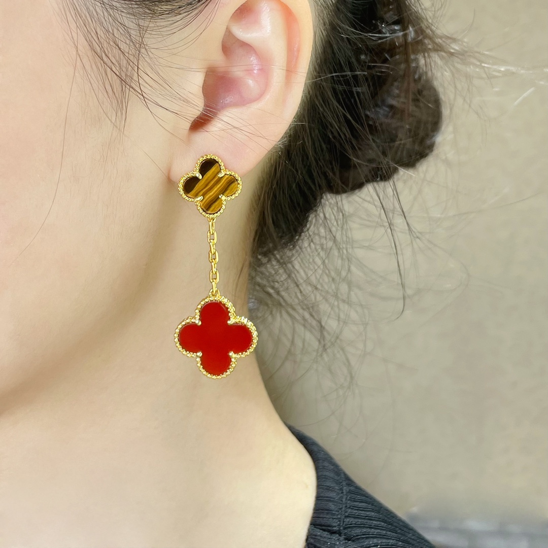 V*n Cl**f arpels 001 earrings