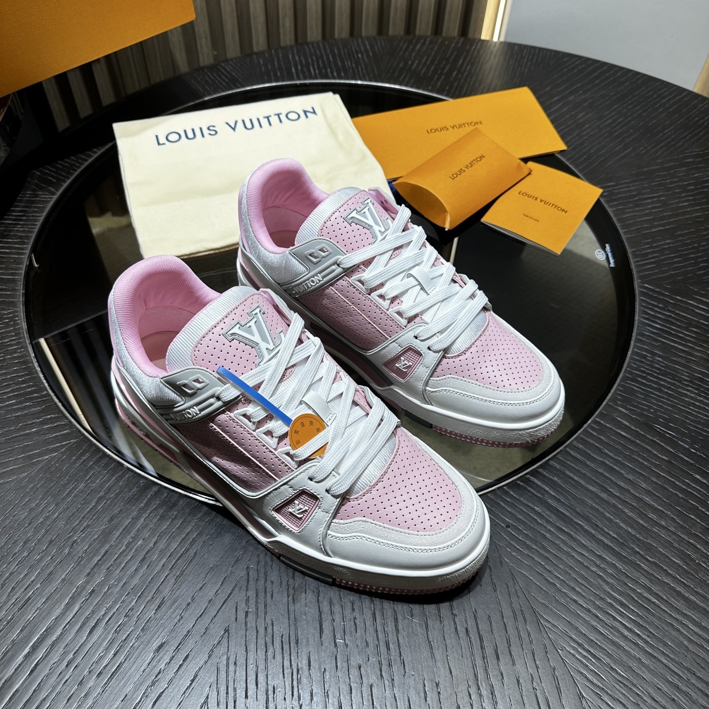 LV Sneaker 10