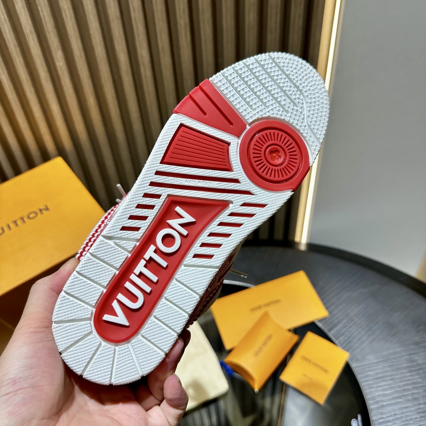 LV Sneaker 11