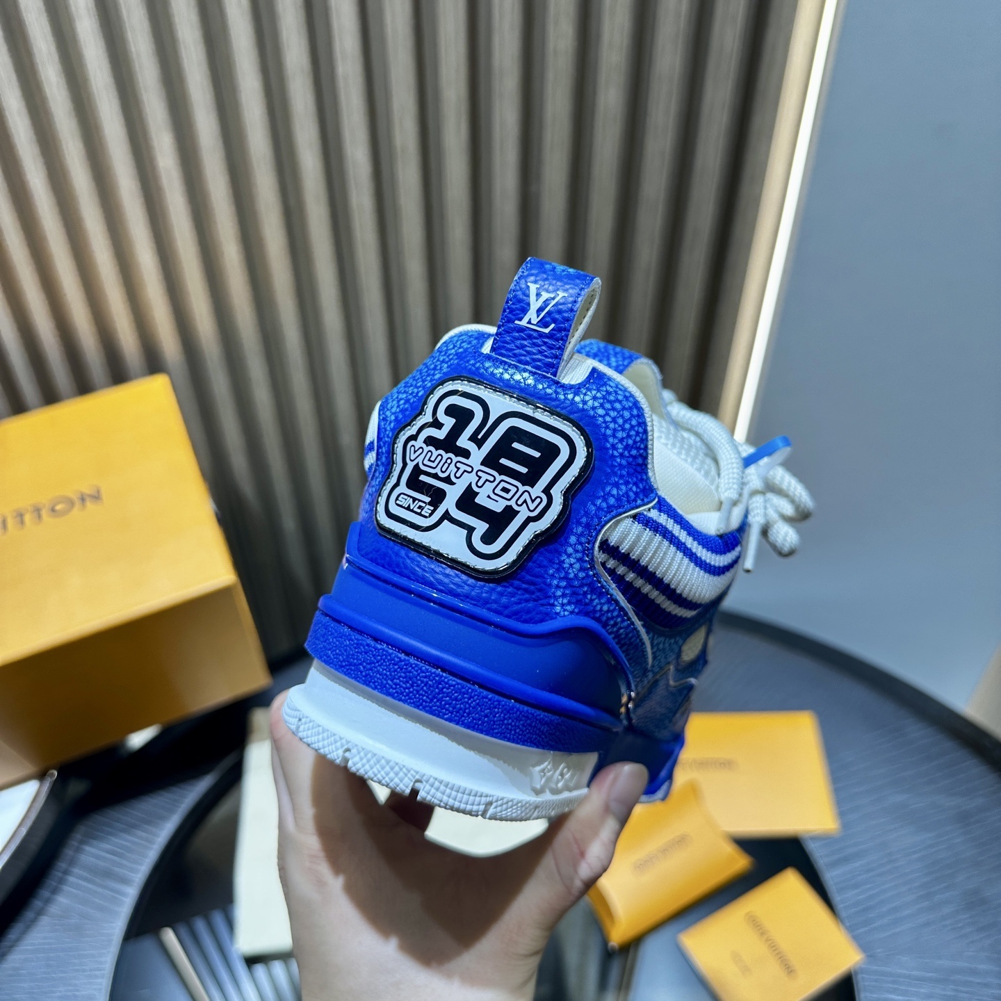 LV Sneaker 12