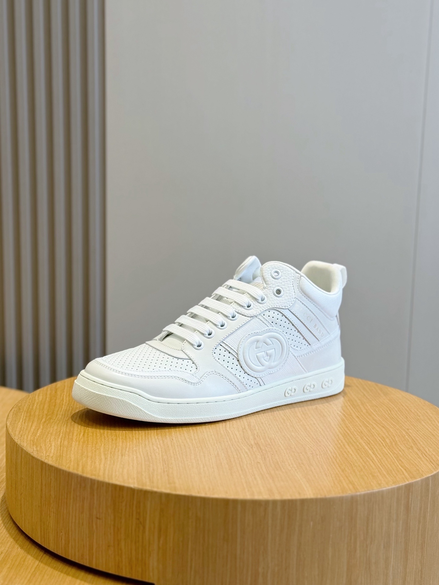 Gvc*1 sneaker 02