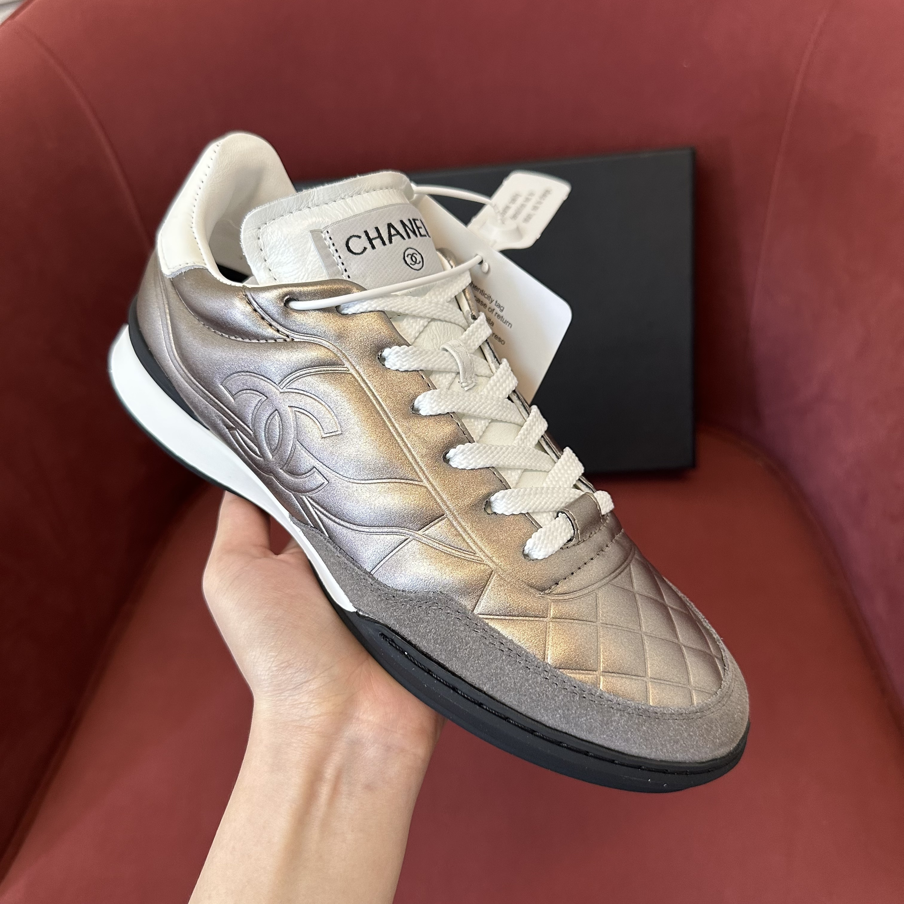 Ch**el sneaker 2